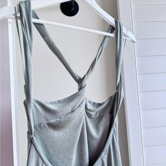 Stitch Fix: Lost + Wander Gray Sleeveless Top - Picture 8 of 11